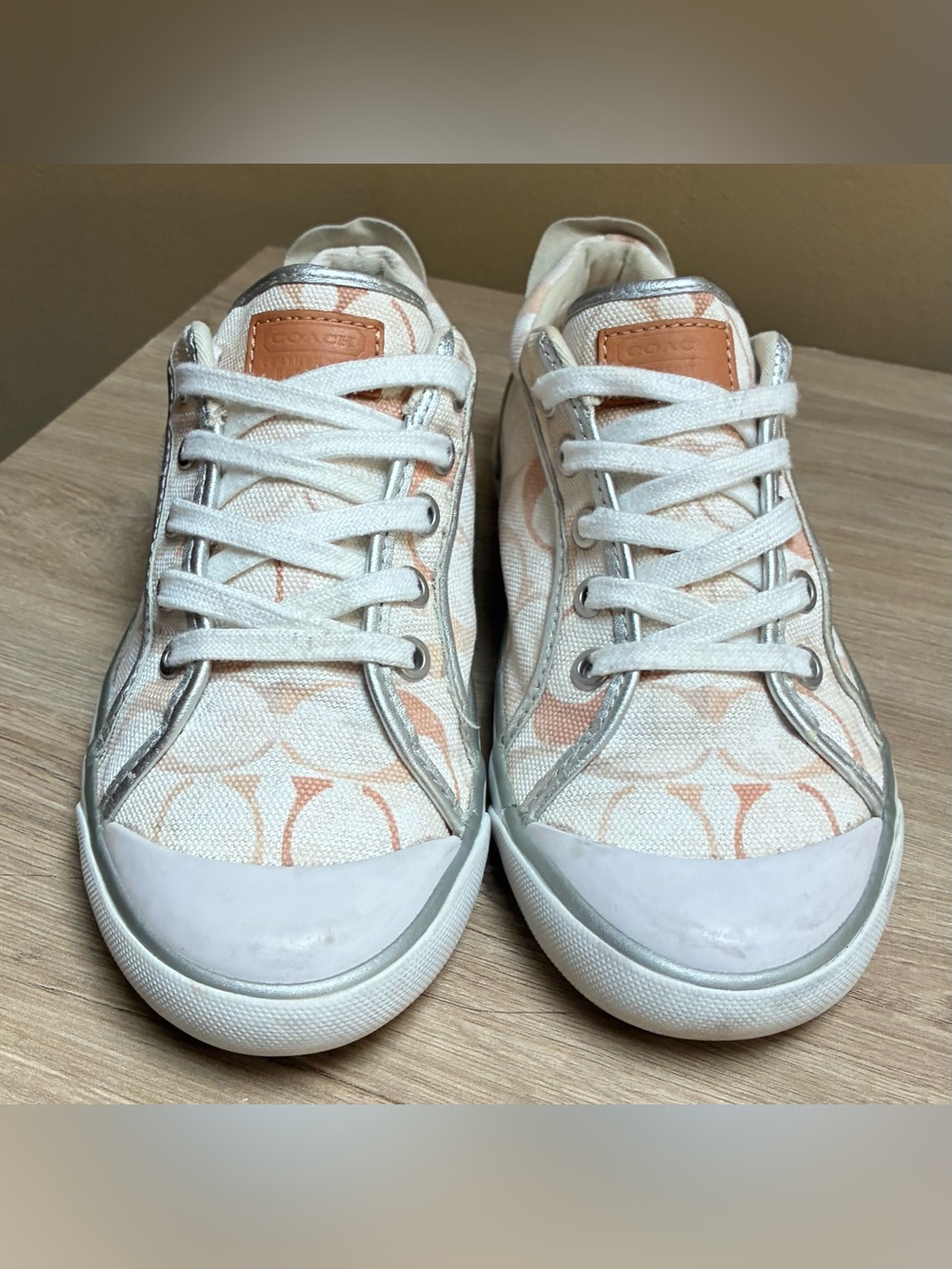 Coach Barrett Sneakers Feat. Signature C in silver/Peach - Picture 5 of 7